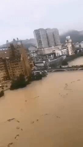 湖北小城，暖意融融的日常画卷